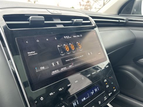 Used 2022 Hyundai Tucson Limited image 13