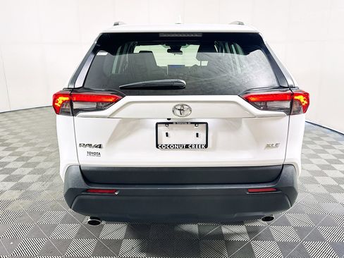 Used 2024 Toyota RAV4 XLE FWD image 4