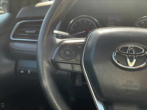 Used 2019 Toyota Camry LE FWD image 21