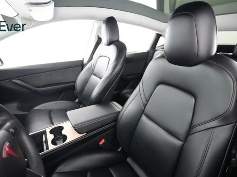 Used 2022 Tesla Model Y Long Range AWD/4WD image 4
