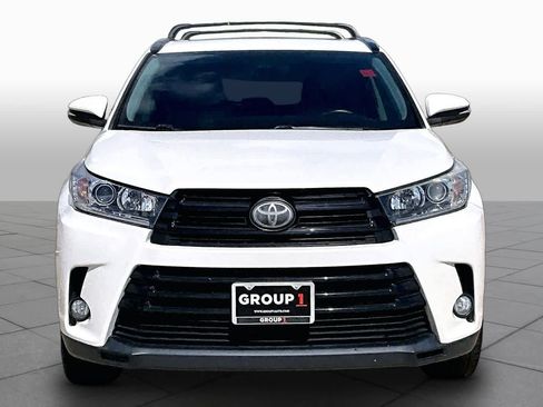 Used 2018 Toyota Highlander SE FWD image 4