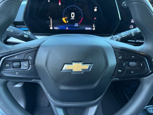 Used 2025 Chevrolet Trax LT image 27