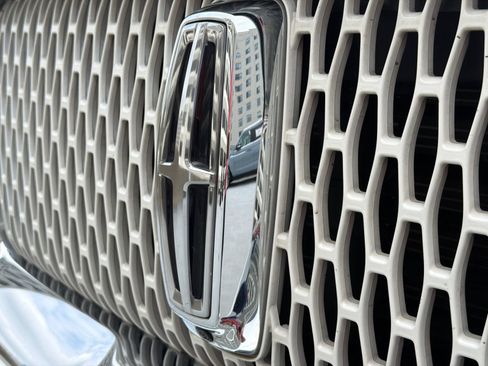 Certified 2023 Lincoln Navigator L Reserve AWD/4WD image 16