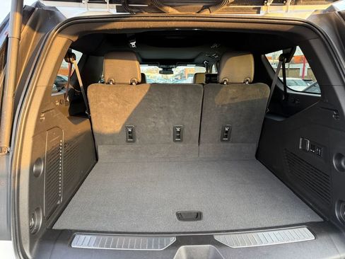 Used 2023 Chevrolet Suburban Z71 w/ Luxury Package image 30