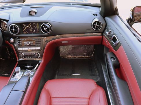 Used 2013 Mercedes-Benz SL 550 image 16