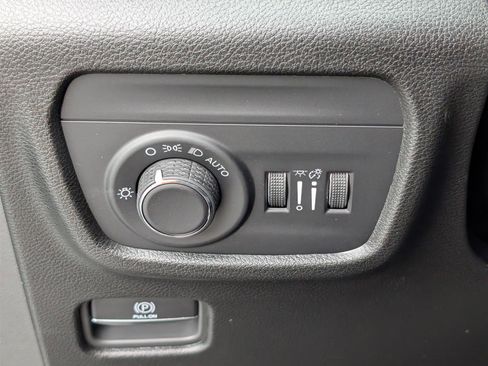 New 2025 Jeep Grand Cherokee Laredo X w/ Luxury Tech Group I image 18