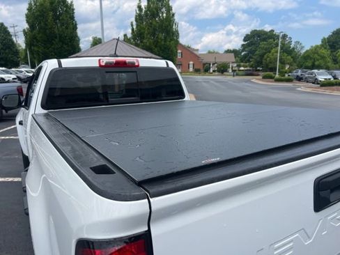 Used 2022 Chevrolet Colorado LT w/ Redline Special Edition RWD image 8