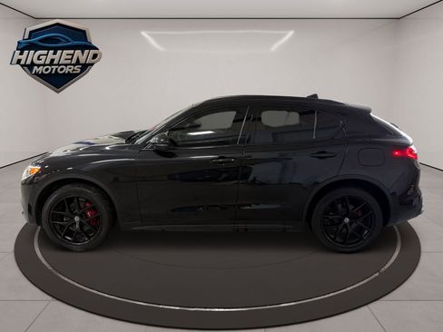 Used 2018 Alfa Romeo Stelvio Ti Sport image 3