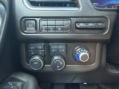Used 2022 Chevrolet Tahoe High Country AWD/4WD image 19