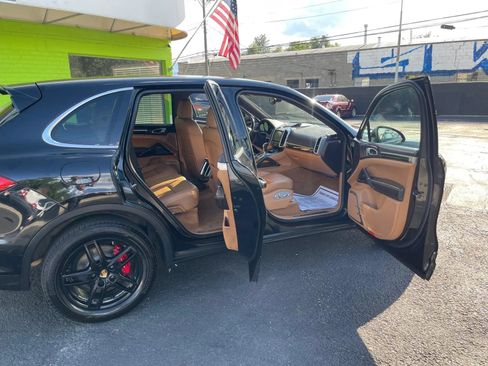 Used 2014 Porsche Cayenne S AWD/4WD image 16