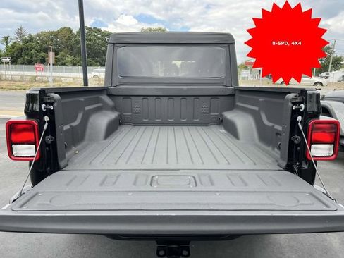 Used 2021 Jeep Gladiator Overland w/ Cold Weather Group image 7