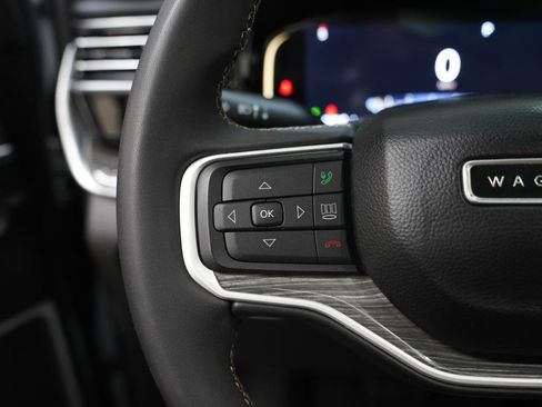 Used 2022 Jeep Wagoneer Series II w/ Premium Group I image 13