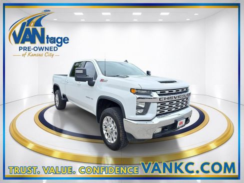 Used 2022 Chevrolet Silverado 2500 LT w/ Convenience Package AWD/4WD image 3
