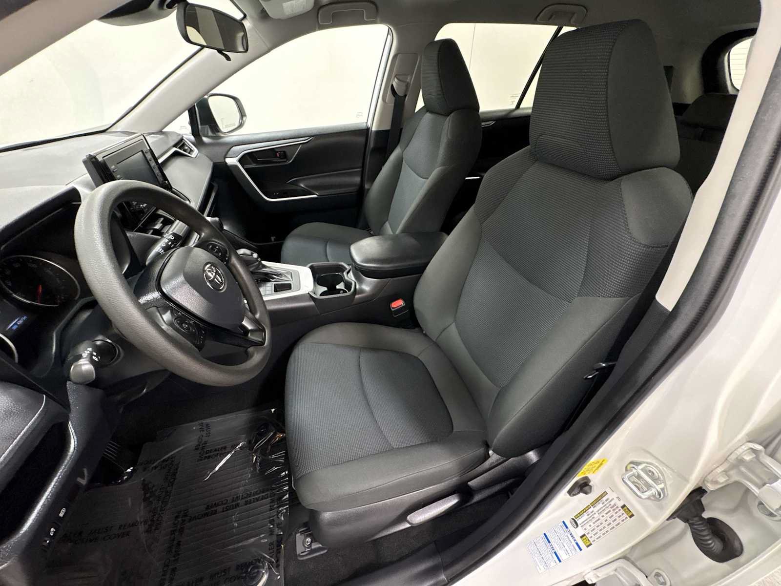 Certified 2021 Toyota RAV4 LE AWD/4WD image 13
