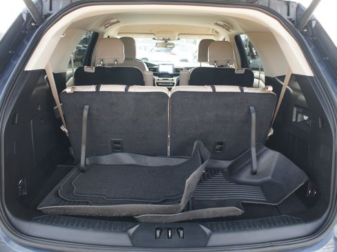 Used 2021 Ford Explorer XLT w/ Equipment Group 202A image 18