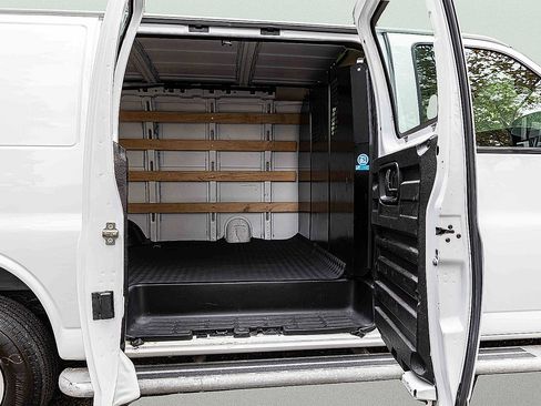 Used 2023 GMC Savana 2500 w/ Driver Convenience Package image 20