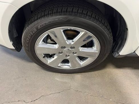 Used 2017 Dodge Journey SXT w/ Chrome Appearance Group FWD image 30