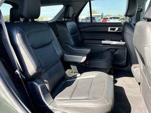 Used 2024 Ford Explorer XLT w/ Equipment Group 202A AWD/4WD image 13