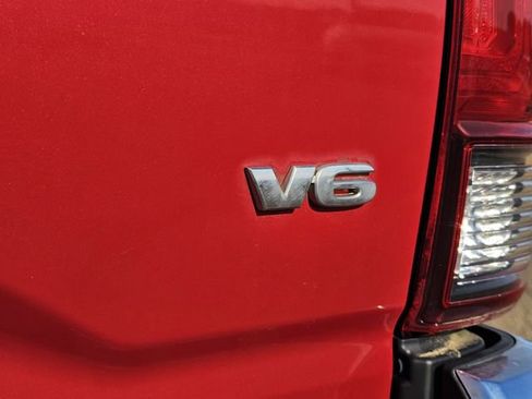 Used 2019 Toyota Tacoma SR5 image 28