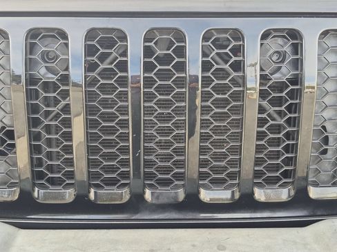 Used 2023 Jeep Wrangler Unlimited AWD/4WD image 9