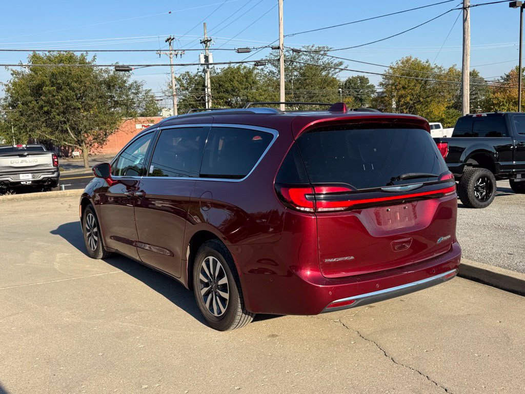 Used 2021 Chrysler Pacifica Touring-L FWD image 8