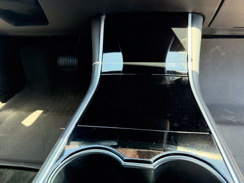 Used 2018 Tesla Model 3 Long Range RWD image 40