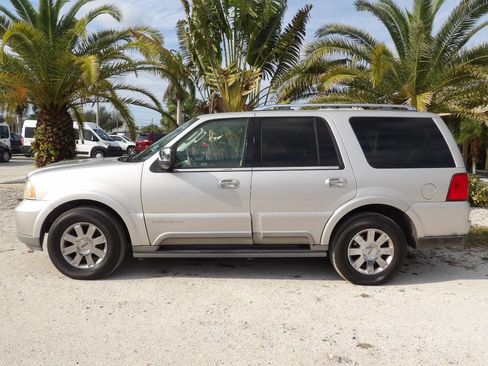 Used 2003 Lincoln Navigator Luxury image 3