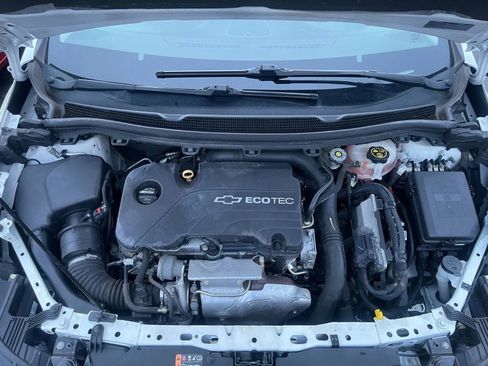 Used 2018 Chevrolet Cruze LT w/ Convenience Package image 5