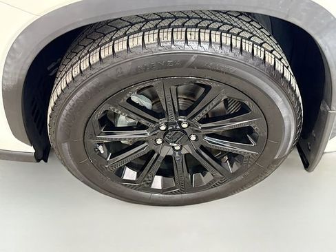 Used 2021 Toyota Highlander XLE image 32