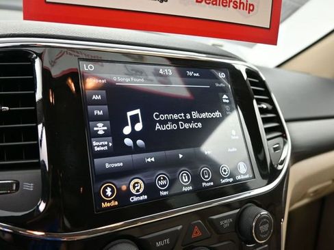 Used 2022 Jeep Grand Cherokee Laredo E AWD/4WD image 33