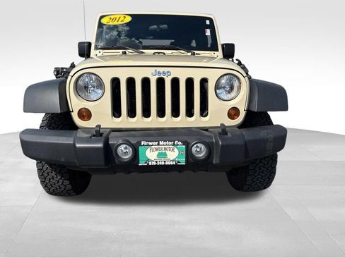 Used 2012 Jeep Wrangler Unlimited Rubicon w/ Connectivity Group AWD/4WD image 9