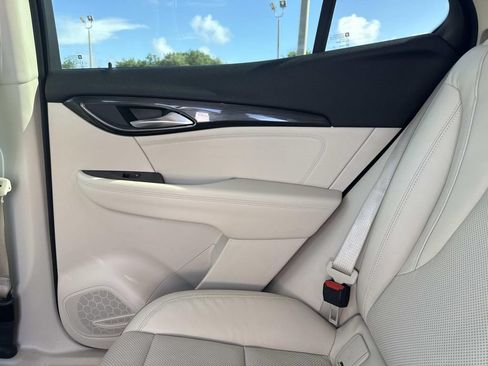 Used 2021 Buick Envision Essence FWD image 15