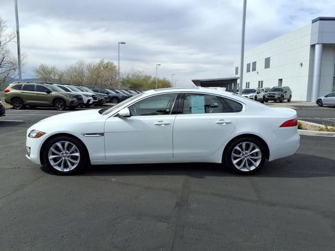 Used 2018 Jaguar XF Premium image 15