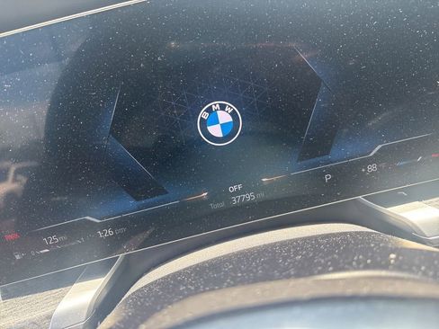 Used 2023 BMW 740i RWD image 1