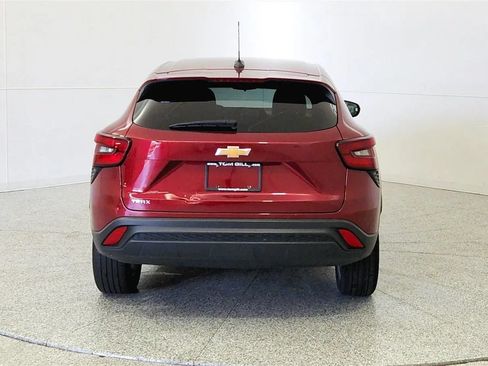 Used 2024 Chevrolet Trax LS w/ LS Convenience Package FWD image 6