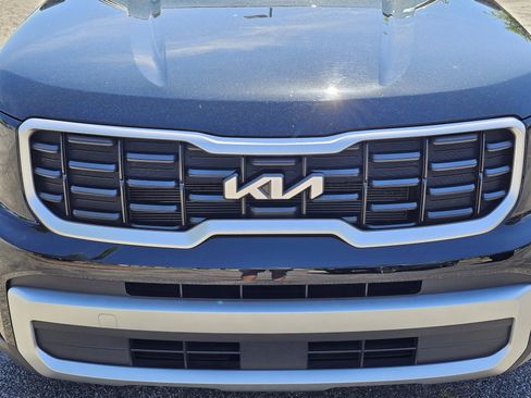 Used 2024 Kia Telluride S w/ S Sunroof Package FWD image 4
