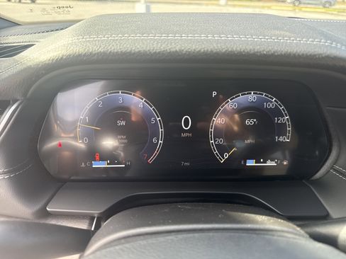 New 2025 Jeep Grand Cherokee Limited w/ Luxury Tech Group II RWD image 22