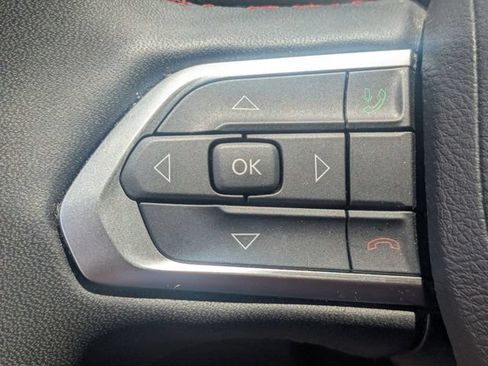 Used 2025 Jeep Compass Trailhawk AWD/4WD image 17