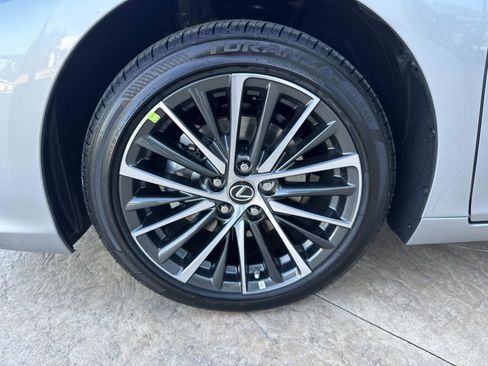 New 2025 Lexus ES 350 w/ Premium Package image 10
