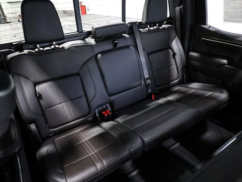 Certified 2025 Chevrolet Silverado 1500 High Country w/ Technology Package image 26