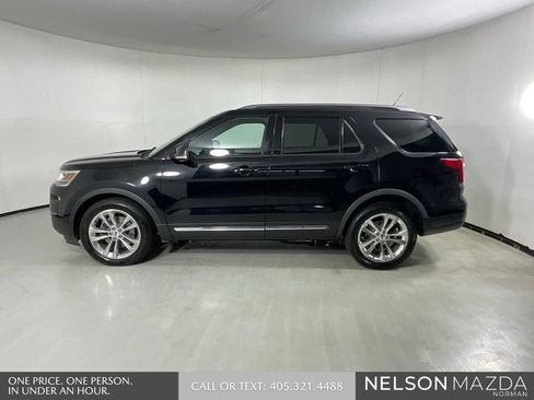 Used 2018 Ford Explorer XLT w/ Equipment Group 202A FWD image 9