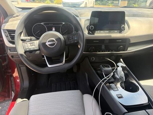 Certified 2023 Nissan Rogue SV FWD image 10