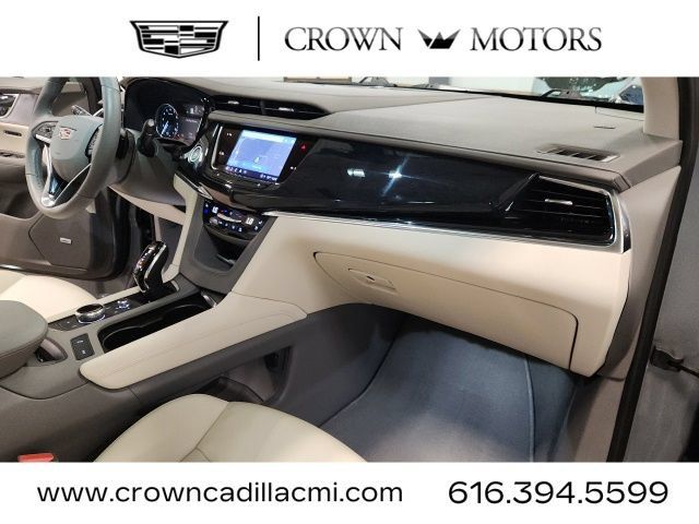 Certified 2024 Cadillac XT6 Premium Luxury w/ LPO, Floor Liner Package AWD/4WD image 38
