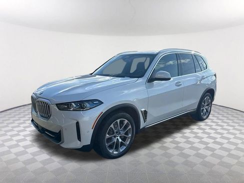 New 2026 BMW X5 xDrive40i w/ Premium Package AWD/4WD image 2