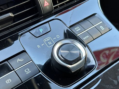 Used 2025 Toyota bZ4X FWD image 21