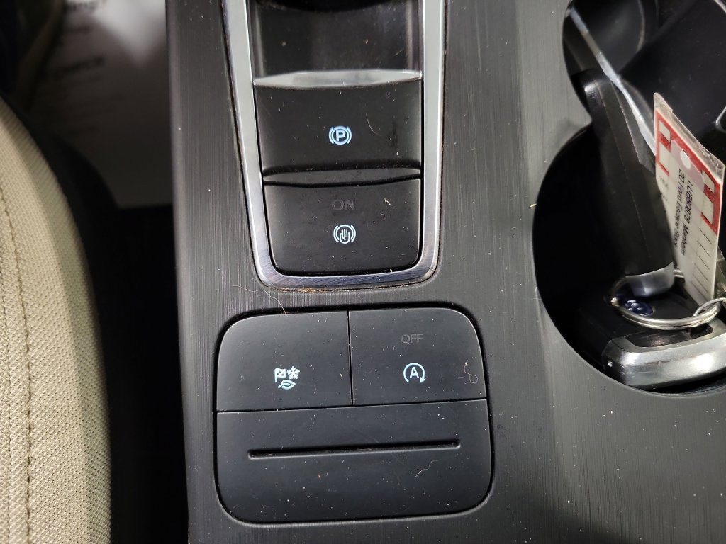 Used 2020 Ford Escape SE FWD image 17
