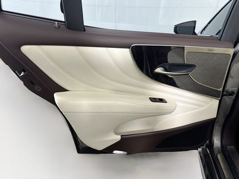 Used 2018 Lexus LS 500 image 28