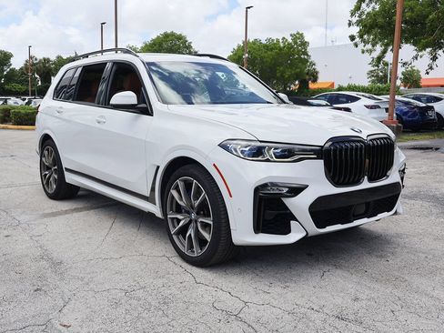 Used 2021 BMW X7 M50i AWD/4WD image 2