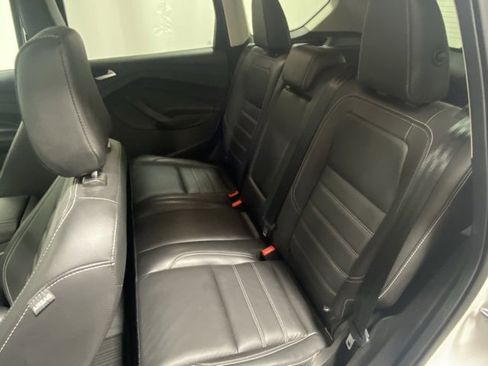 Used 2019 Ford Escape Titanium image 14