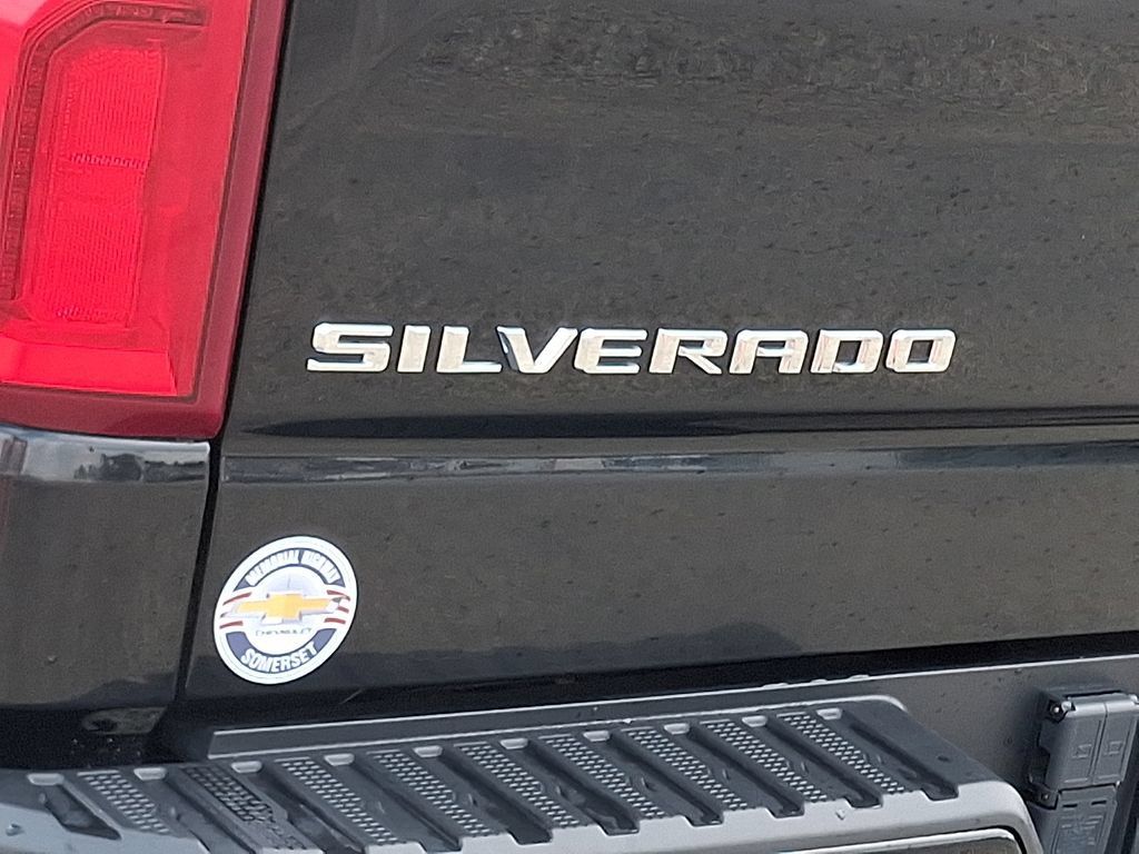 Used 2024 Chevrolet Silverado 1500 High Country w/ Z71 Off-Road Package AWD/4WD image 32